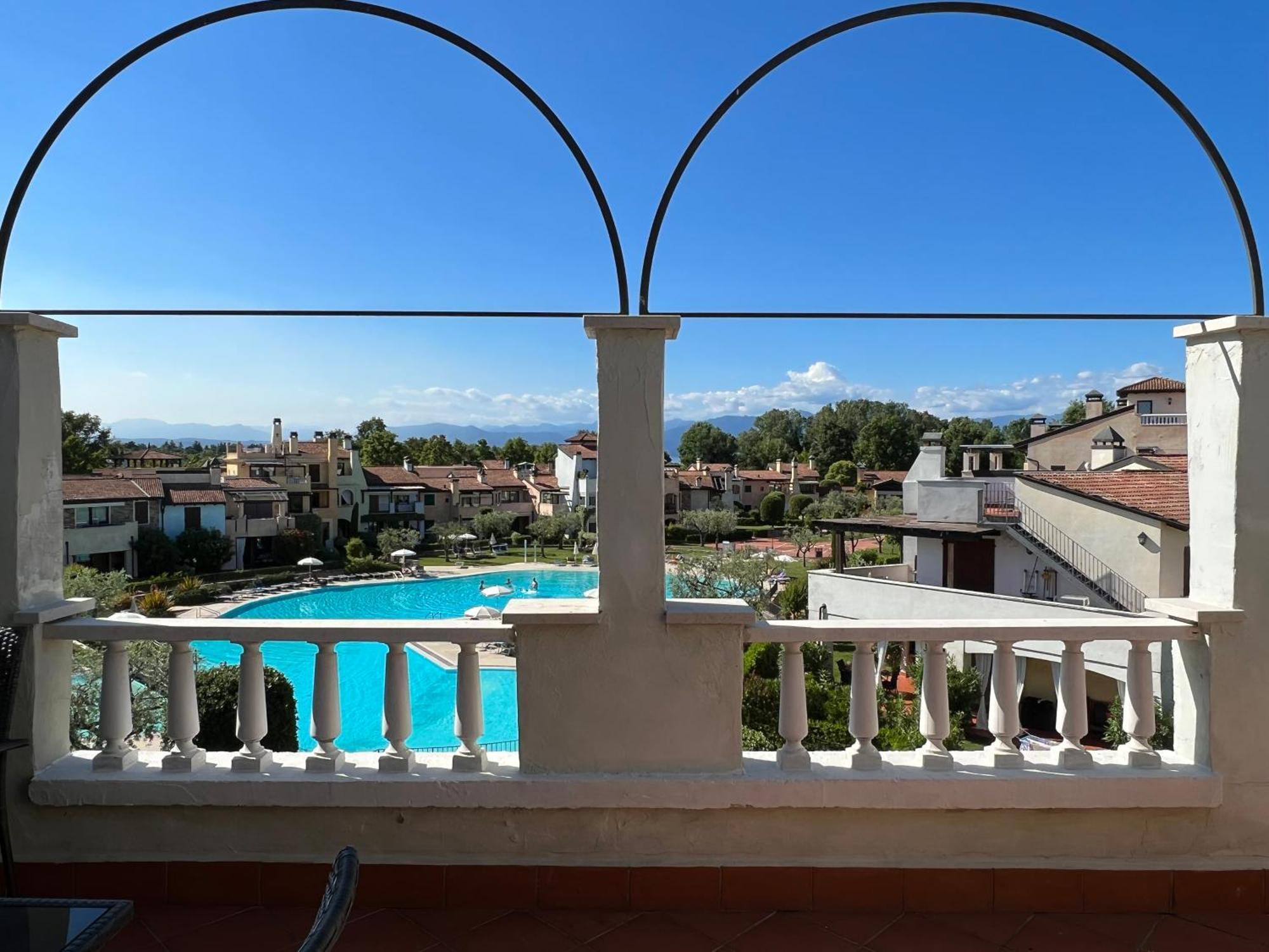 Garda Village 3*