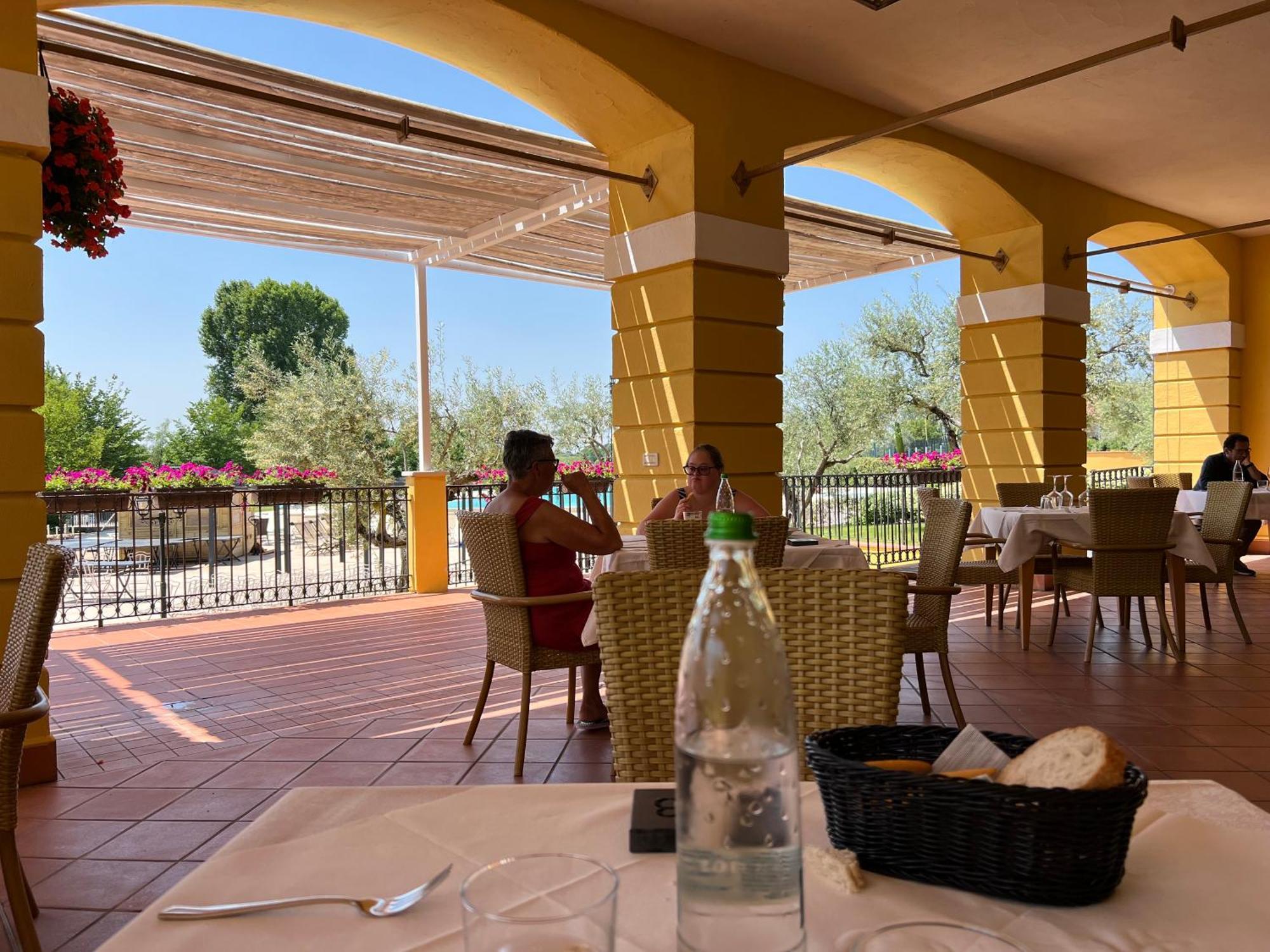 Resort Garda Village 3*